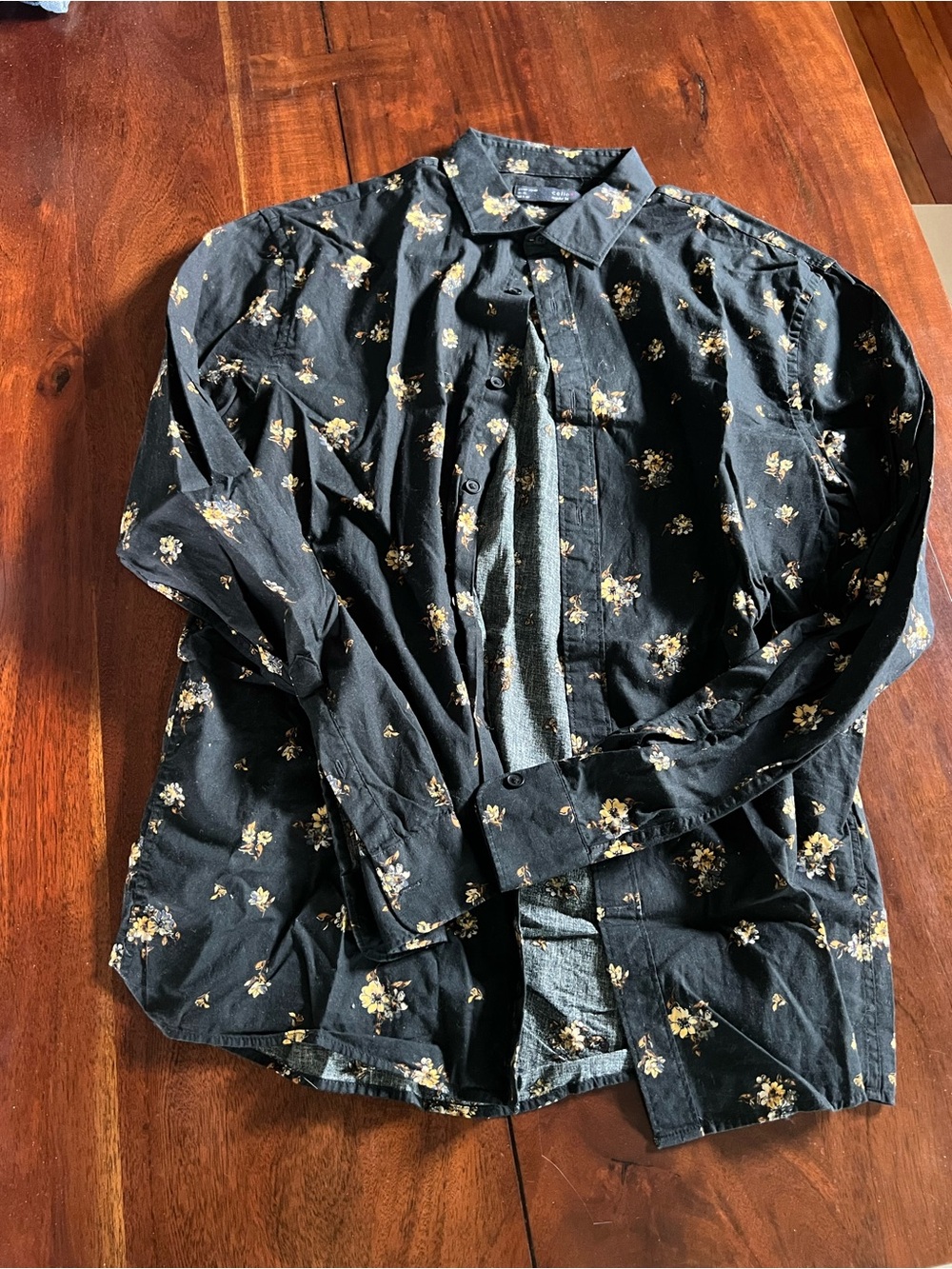 Men’s Black and Yellow Flower bring Button Down | Medium | 100% Cotton